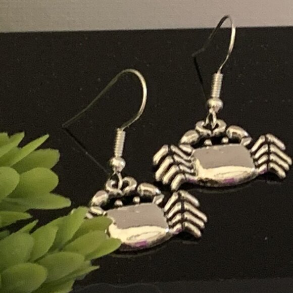 Crab Earring, Silly Animal Earring, Gift Idea, Nautical Earring, Seafood Earring - Picture 5 of 5
